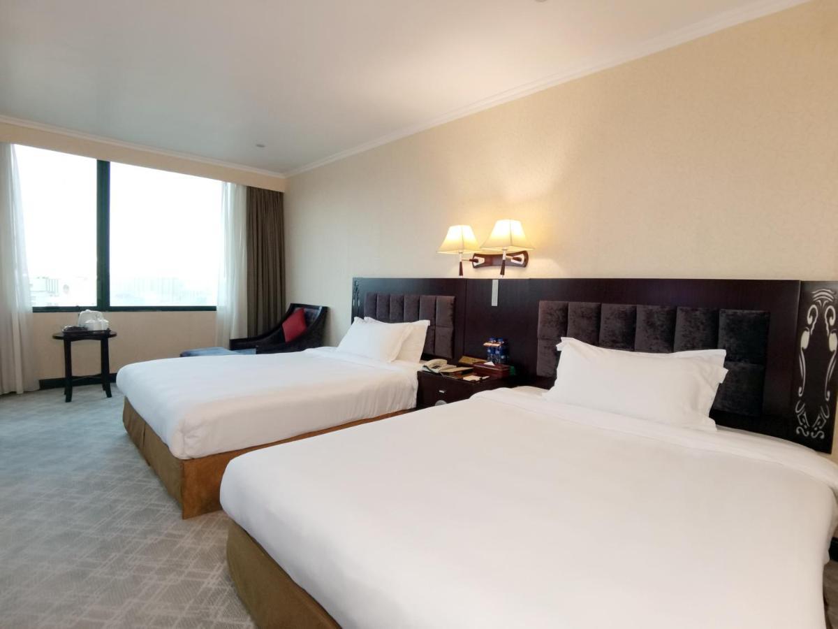 Majestic Hotel Гуанджоу Екстериор снимка